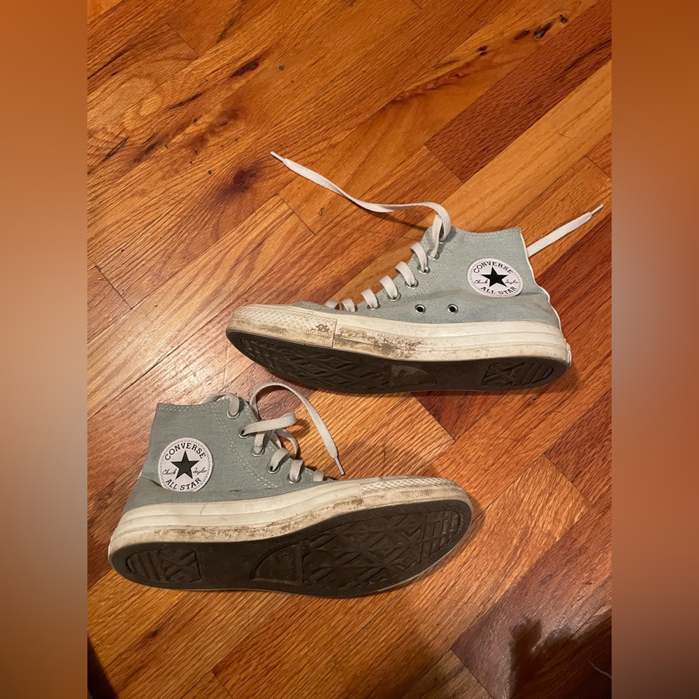 Women’s high top converse